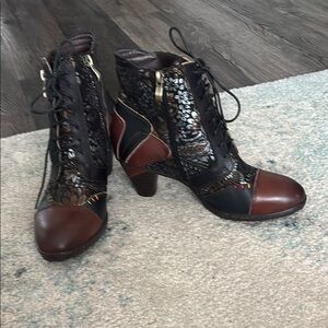 Elegant Brown and Black Women's Ankle Boots